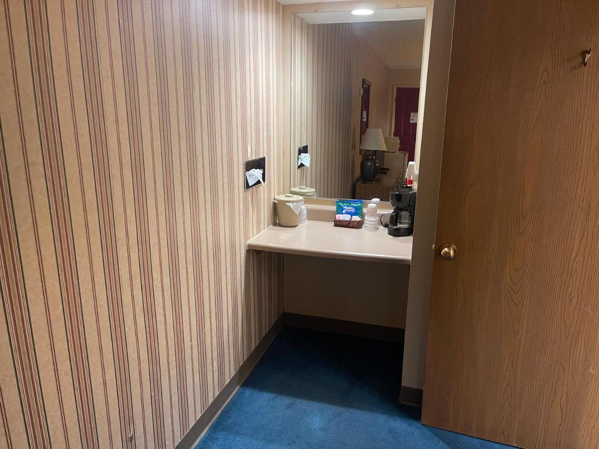 Dollinger'S Motor Inn Albion Dış mekan fotoğraf